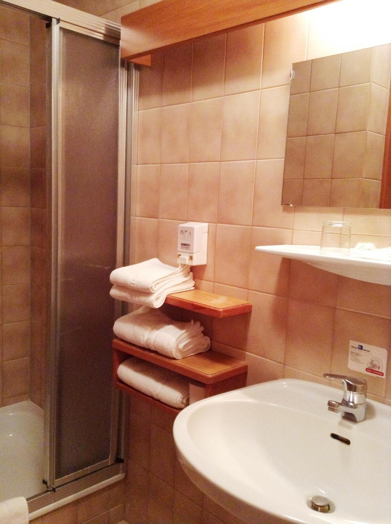 Hotel Gruenes Tuerl Bad Schallerbach Extérieur photo